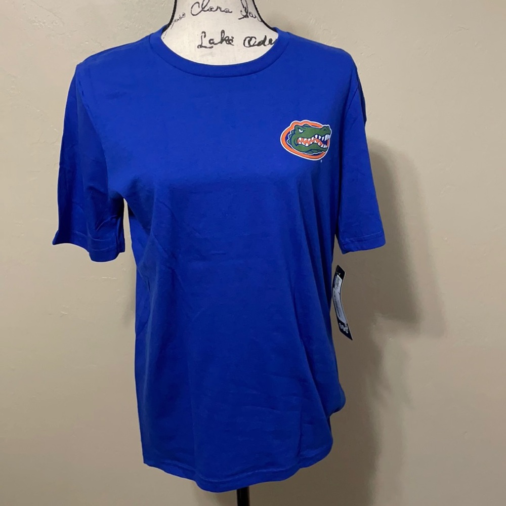 ⭐️ 5/$30 Youth XL unisex shirt